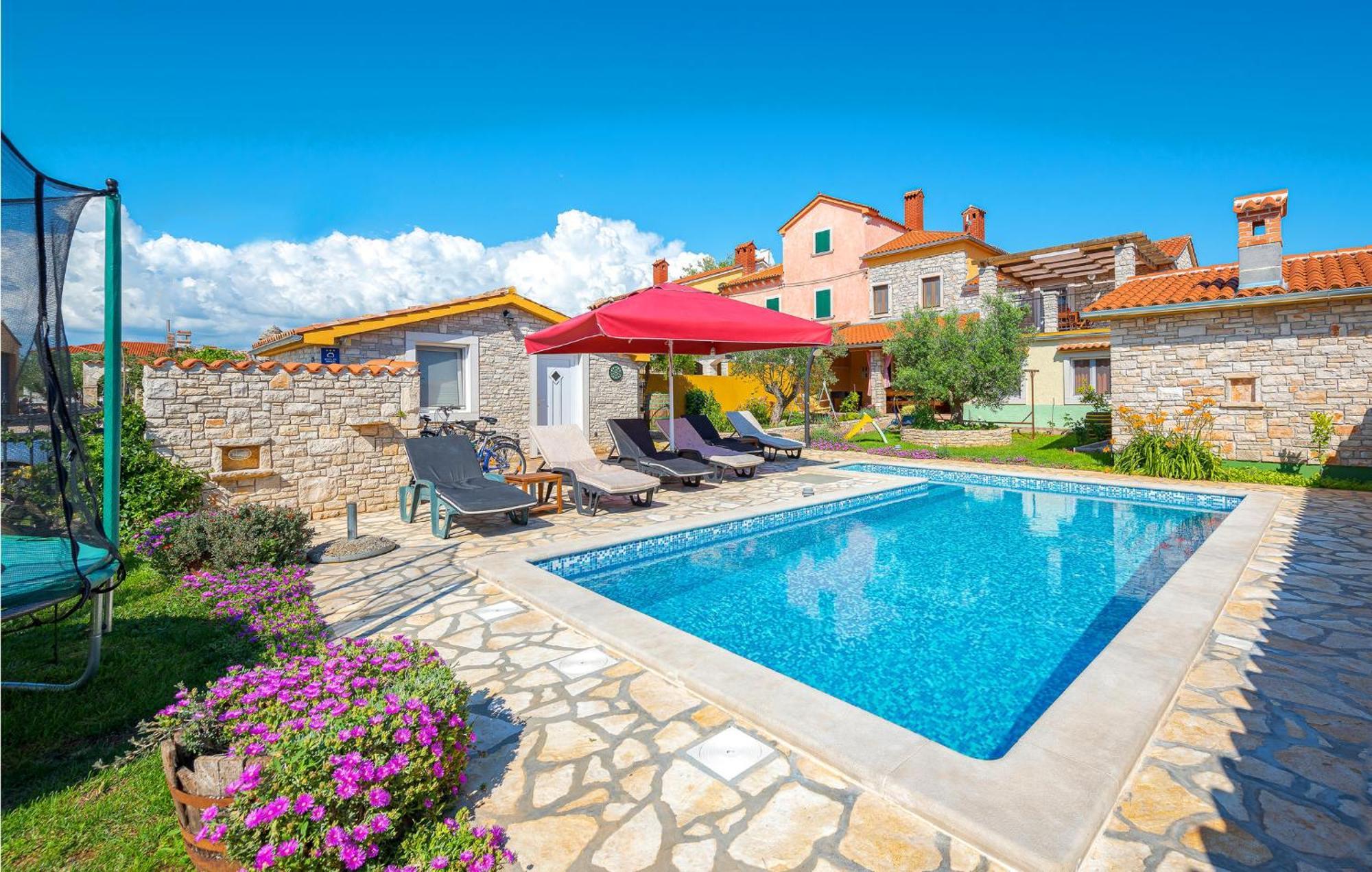 Gorgeous In Golubovo With Wifi